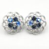 Orecchini anni ‘50 a vite regolabile firmati Lisner, metallo color argento satinato e cristalli zaffiro e aurora borealis - VINTAGE AMOREMIO