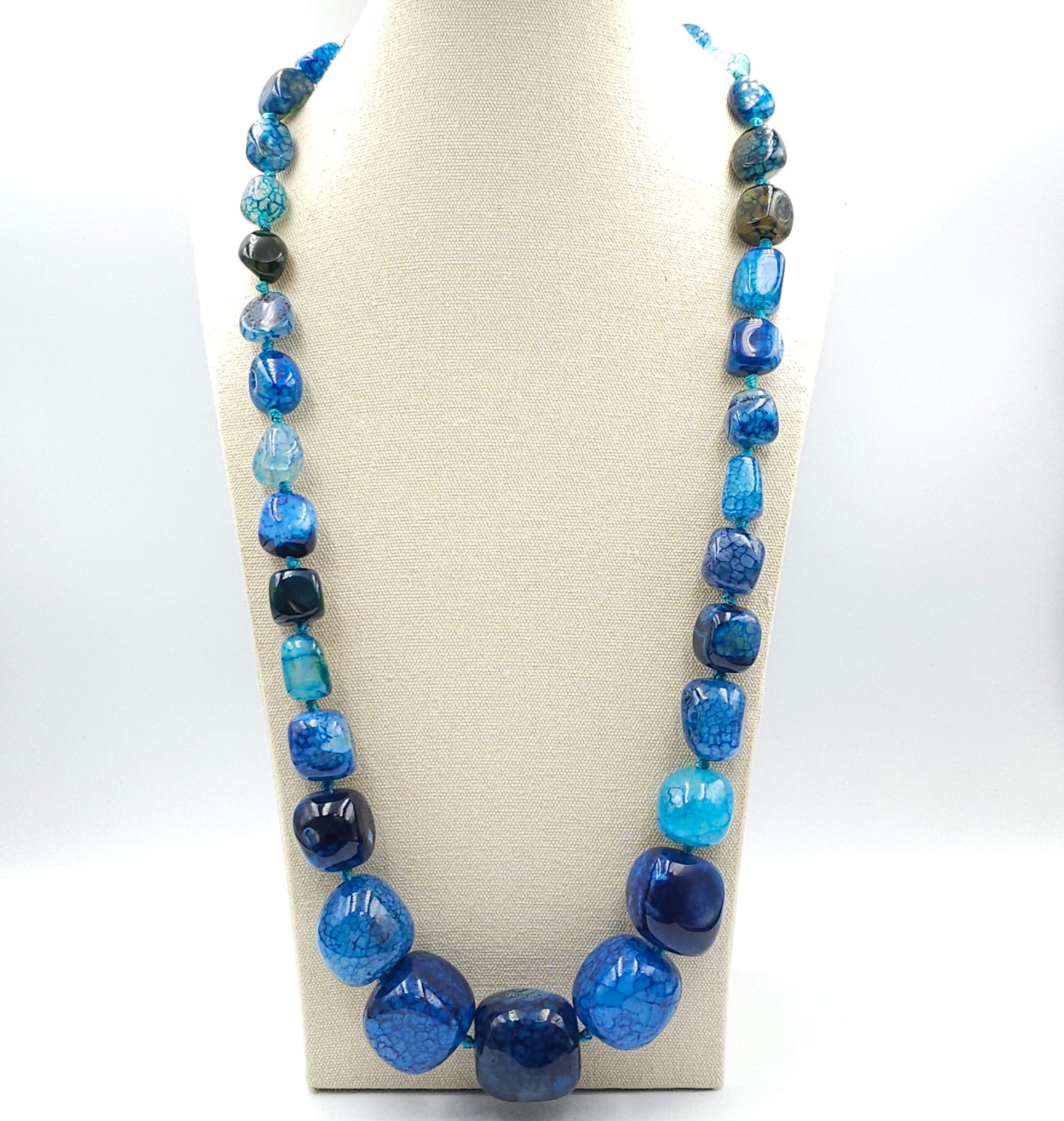 Collana in agata screziata nei toni del blu e azzurro, grandi chicchi separati da nodi - VINTAGE AMORE MIO