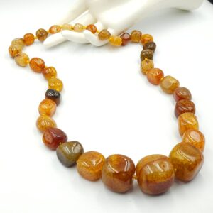 Collana in agata screziata naturale color ambra scura, grandi chicchi separati da nodi - VINTAGE AMOREMIO