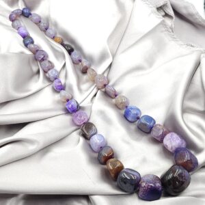Collana in agata screziata naturale nei toni del viola e lilla, grandi chicchi separati da nodi - VINTAGE AMOREMIO