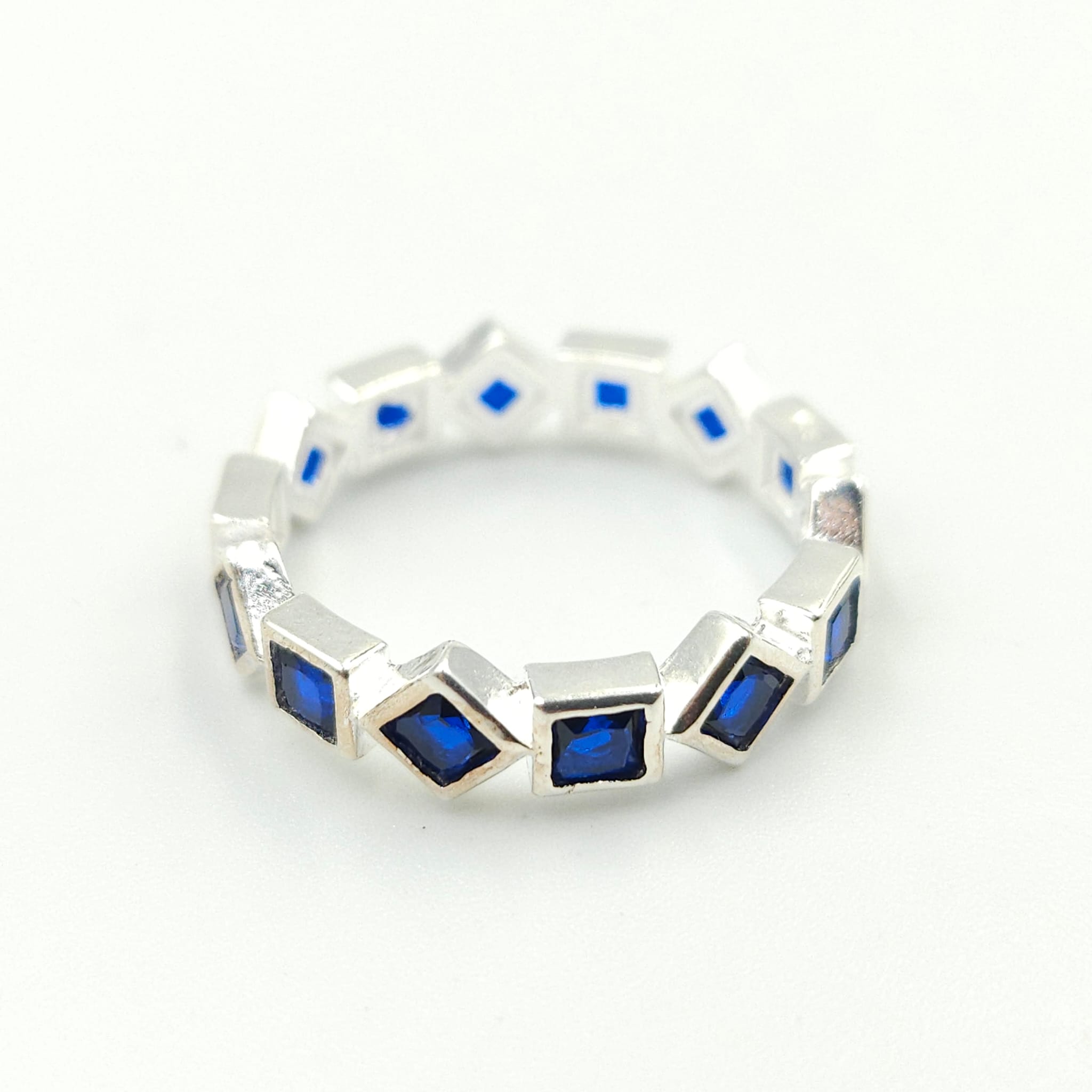 Anello diametro 18 millimetri in argento massiccio marchiato 925 con zirconi quadrati color zaffiro - VINTAGE AMORE MIO