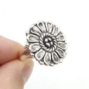 Anello in argento marchiato 925, diametro 19 millimetri, decoro floreale - VINTAGE AMORE MIO