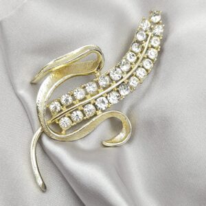 Grandissima spilla anni '60 firmata Sarah Coventry, a forma di spiga portafortuna, metallo color oro con cristalli diamante - VINTAGE AMORE MIO