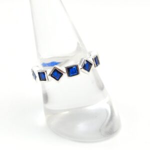 Anello diametro 18 millimetri in argento massiccio marchiato 925 con zirconi quadrati color zaffiro - VINTAGE AMORE MIO