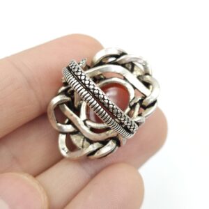 Anello diametro 20 millimetri, in argento massiccio marchiato 925, decoro di serpenti con grande cabochon di corniola naturale - VINTAGE AMORE MIO
