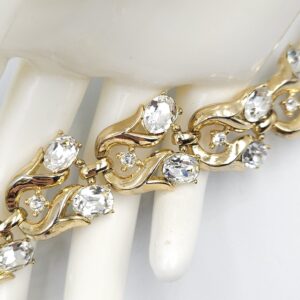 Bracciale Trifari " pat. pend. " primissimi anni '50, realizzato in lega Trifanium color oro con cristalli diamante taglio ovale e rotondo - VINTAGE AMORE MIO