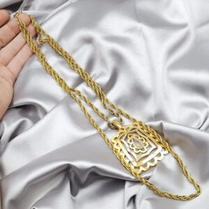 Collana Trifari composta da due spesse catene con maglie a torchon e da un grande pendente in lega Trifanium color oro con lavorazione satinata e lucida - VINTAGE AMORE MIO