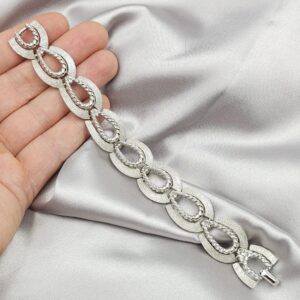 Bracciale Trifari risalente al 1960 circa, realizzato in lega Trifanium color argento satinato con dettagli a cordoncino - VINTAGE AMORE MIO