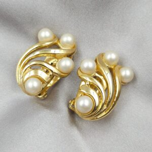 Orecchini a clip anni '50, realizzati in lega Trifanium color oro con perle - VINTAGE AMORE MIO