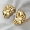 Orecchini clip Trifari 1960 oro e perle